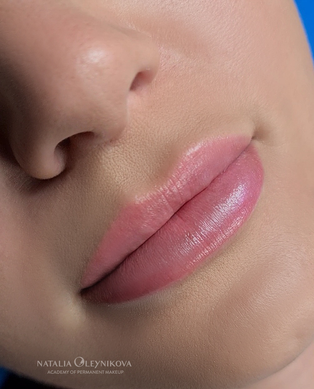 перманентный макияж губ акварельная техника